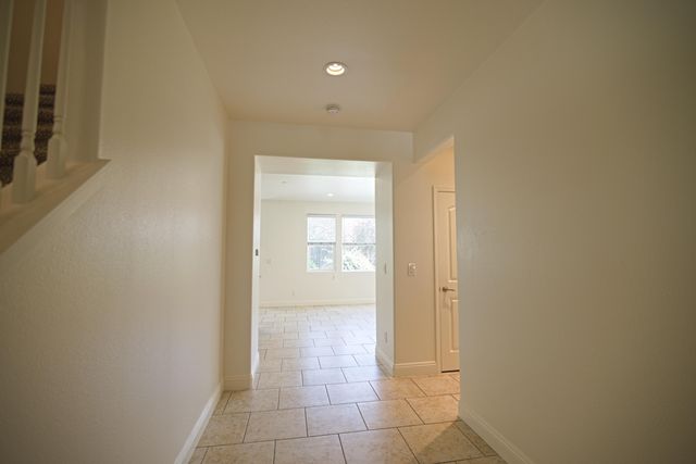 2160 N Stokes Court, Visalia, CA 93291