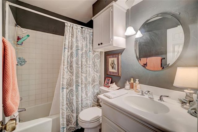 20 Coventry Court, Edmond, OK 73012