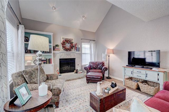 20 Coventry Court, Edmond, OK 73012