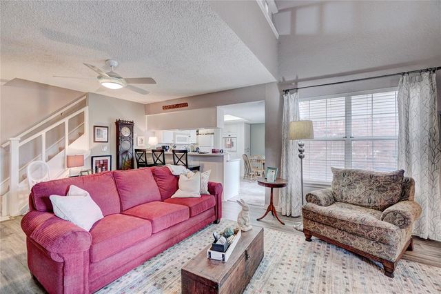 20 Coventry Court, Edmond, OK 73012