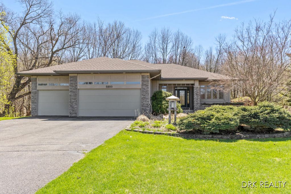 5900 Cannon Hills Drive NE, Ada, MI 49301