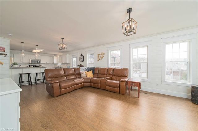 4100 Tolley Ridge Lane, Winston-salem, NC 27106