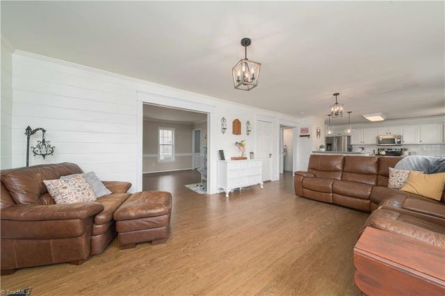 4100 Tolley Ridge Lane, Winston-salem, NC 27106