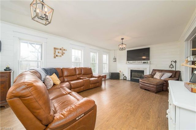 4100 Tolley Ridge Lane, Winston-salem, NC 27106