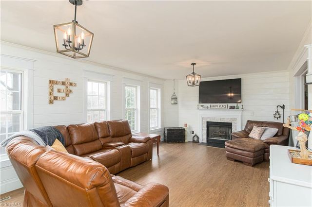 4100 Tolley Ridge Lane, Winston-salem, NC 27106