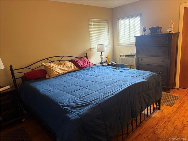 15 3rd Avenue, East Rockaway, NY 11518