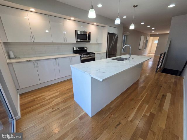 2662 BRADDOCK ST, Philadelphia, PA 19125