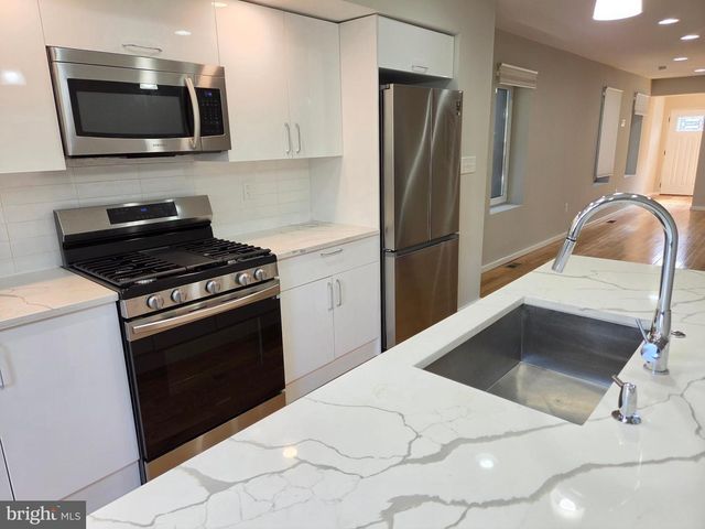 2662 BRADDOCK ST, Philadelphia, PA 19125
