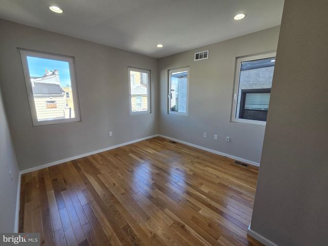 2662 BRADDOCK ST, Philadelphia, PA 19125