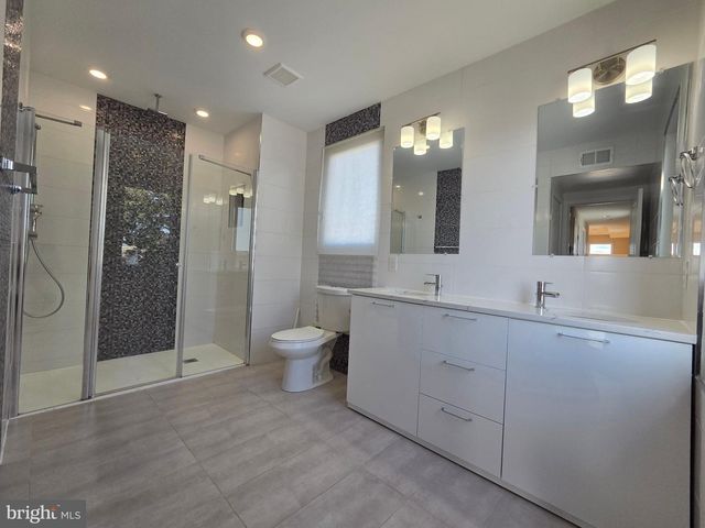 2662 BRADDOCK ST, Philadelphia, PA 19125