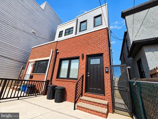 2662 BRADDOCK ST, Philadelphia, PA 19125