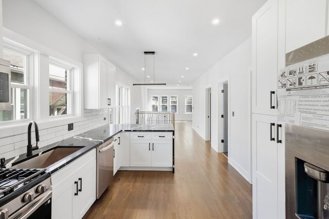 8718 S Euclid Avenue, Chicago, IL 60617