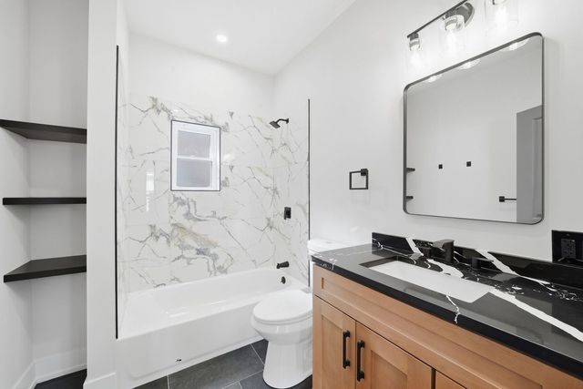 8718 S Euclid Avenue, Chicago, IL 60617