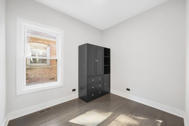 8718 S Euclid Avenue, Chicago, IL 60617