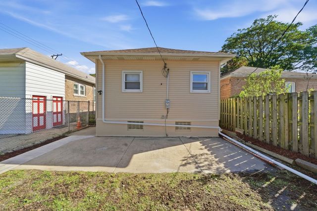 8718 S Euclid Avenue, Chicago, IL 60617