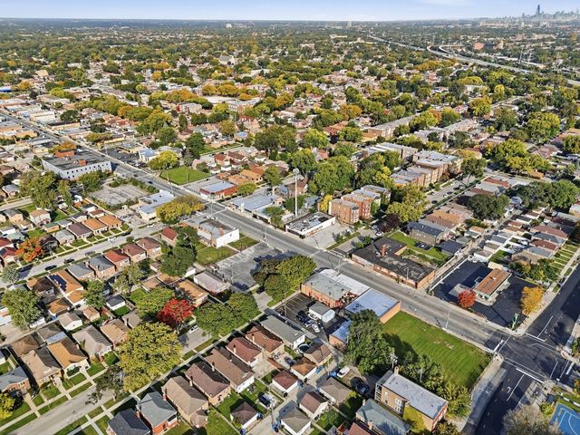 8718 S Euclid Avenue, Chicago, IL 60617