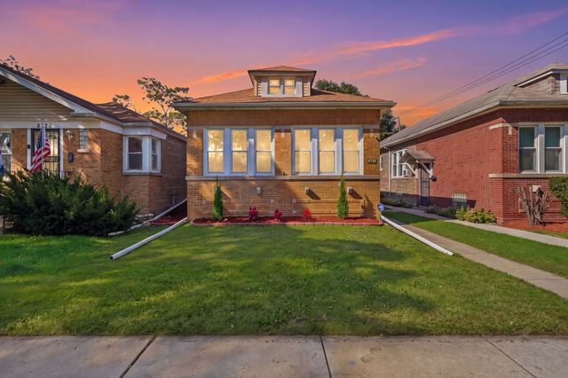 8718 S Euclid Avenue, Chicago, IL 60617