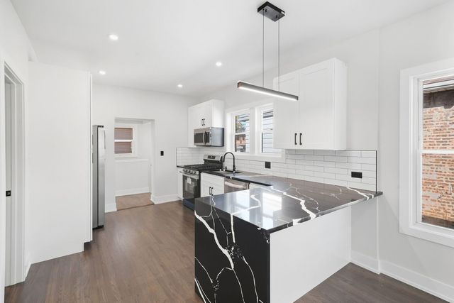 8718 S Euclid Avenue, Chicago, IL 60617