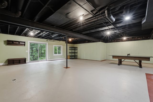 6240 Hiawatha Road, Whitmore Lake, MI 48189