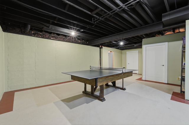 6240 Hiawatha Road, Whitmore Lake, MI 48189