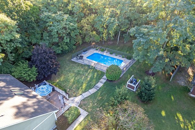 6240 Hiawatha Road, Whitmore Lake, MI 48189