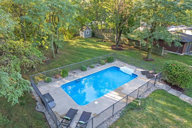 6240 Hiawatha Road, Whitmore Lake, MI 48189
