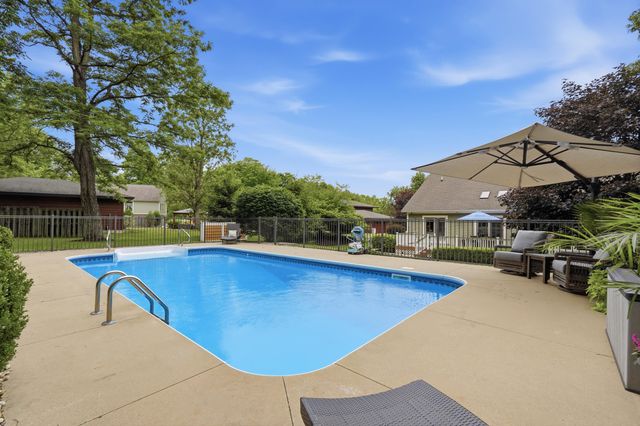 6240 Hiawatha Road, Whitmore Lake, MI 48189