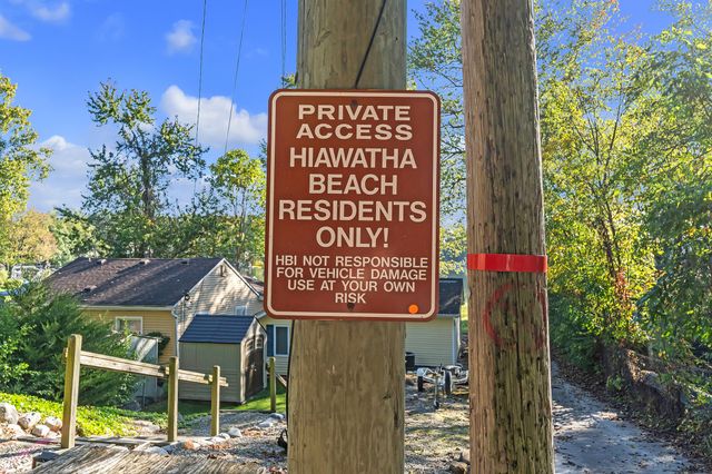 6240 Hiawatha Road, Whitmore Lake, MI 48189