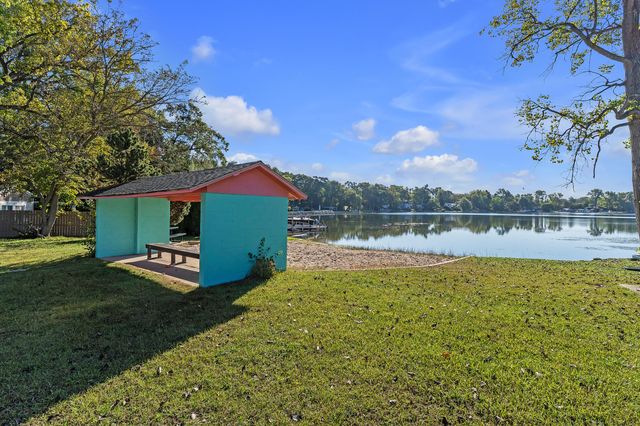 6240 Hiawatha Road, Whitmore Lake, MI 48189
