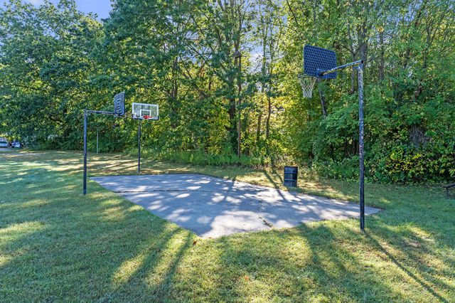 6240 Hiawatha Road, Whitmore Lake, MI 48189