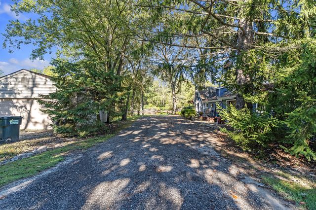 6240 Hiawatha Road, Whitmore Lake, MI 48189