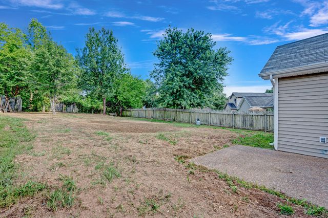 2712 River Bend Dr, Nashville, TN 37214