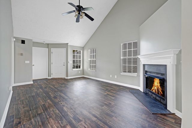 2712 River Bend Dr, Nashville, TN 37214