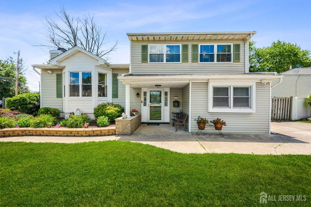 55 Woodview Drive, Old Bridge, NJ 08857