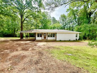 1579 NUGENT Street, Jena, LA 71342