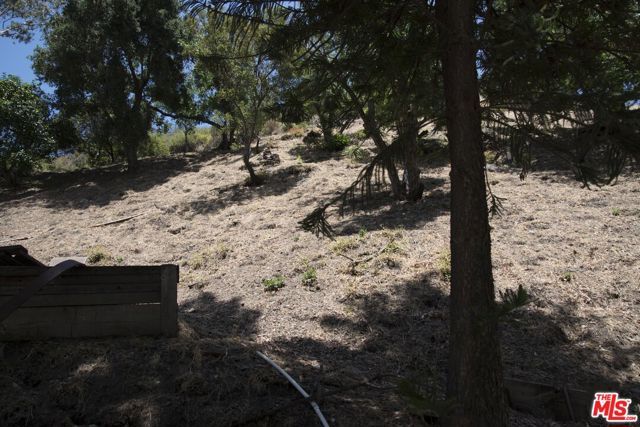 1033 Hollybush, Los Angeles, CA 90077