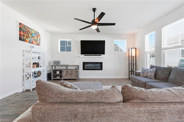 246 McCormick DR, Suffolk, VA 23434