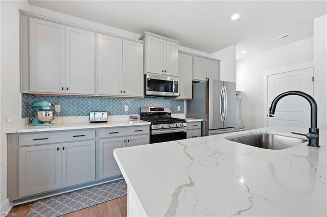 246 McCormick DR, Suffolk, VA 23434