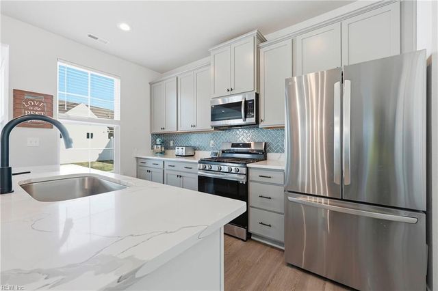 246 McCormick DR, Suffolk, VA 23434