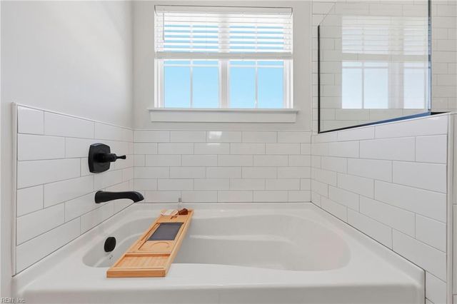 246 McCormick DR, Suffolk, VA 23434