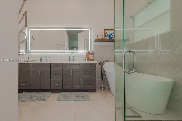 18253 NW 15th Ln, Pembroke Pines, FL 33029