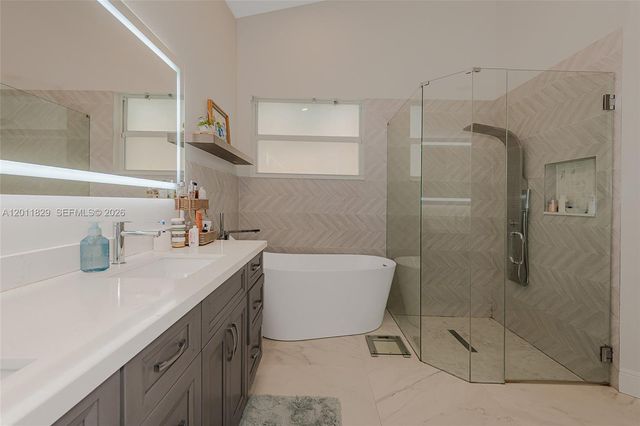 18253 NW 15th Ln, Pembroke Pines, FL 33029