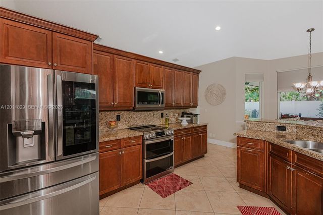 18253 NW 15th Ln, Pembroke Pines, FL 33029