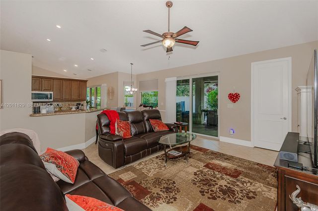 18253 NW 15th Ln, Pembroke Pines, FL 33029