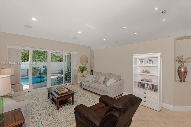 18253 NW 15th Ln, Pembroke Pines, FL 33029