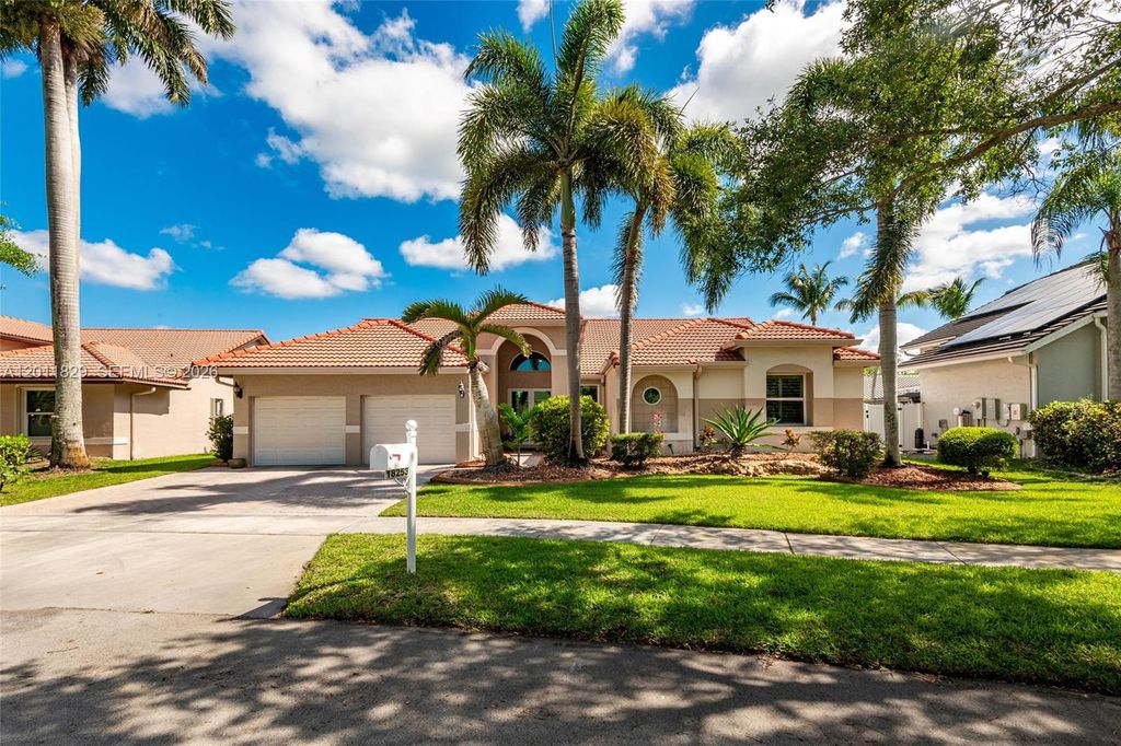 18253 NW 15th Ln, Pembroke Pines, FL 33029