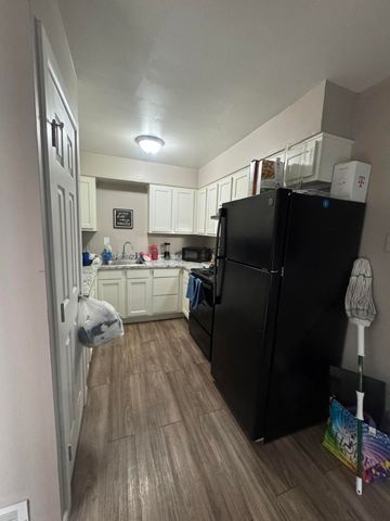 308 Charleston Street NE, Albuquerque, NM 87108