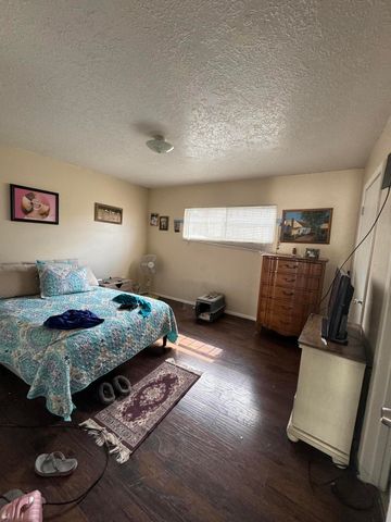 308 Charleston Street NE, Albuquerque, NM 87108