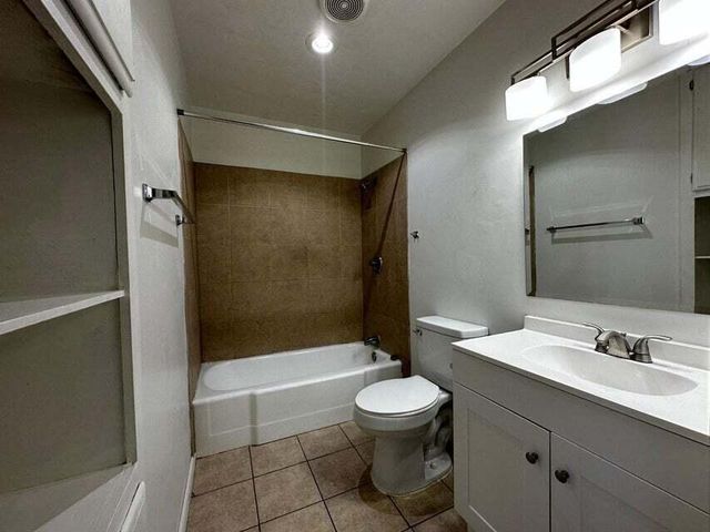 308 Charleston Street NE, Albuquerque, NM 87108