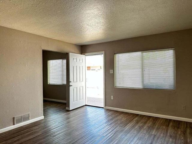 308 Charleston Street NE, Albuquerque, NM 87108